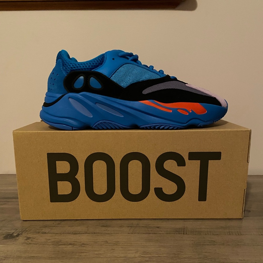 Yeezy Boost 700 Hi-Res Blue - Size 11